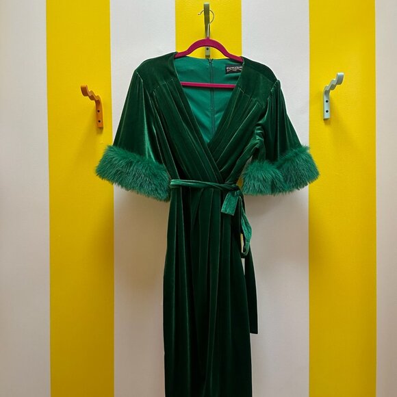 Hollywood Land Emerald Velvet Wrap Dress with Fur Sleeve Size XL - Picture 3 of 12